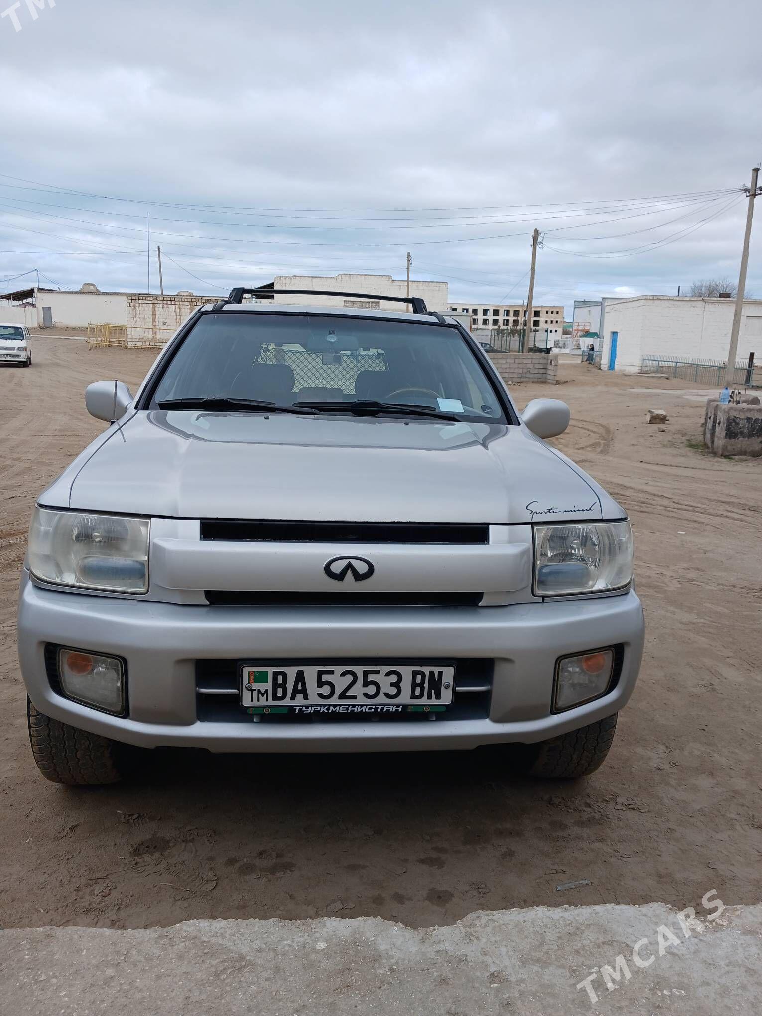 Infiniti QX4 2002 - 130 000 TMT - Hazar - img 1