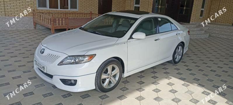 Toyota Camry 2011 - 230 000 TMT - Мары - img 1