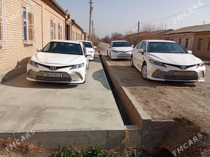 Toyota Camry 2021 - 230 000 TMT - Саят - img 1