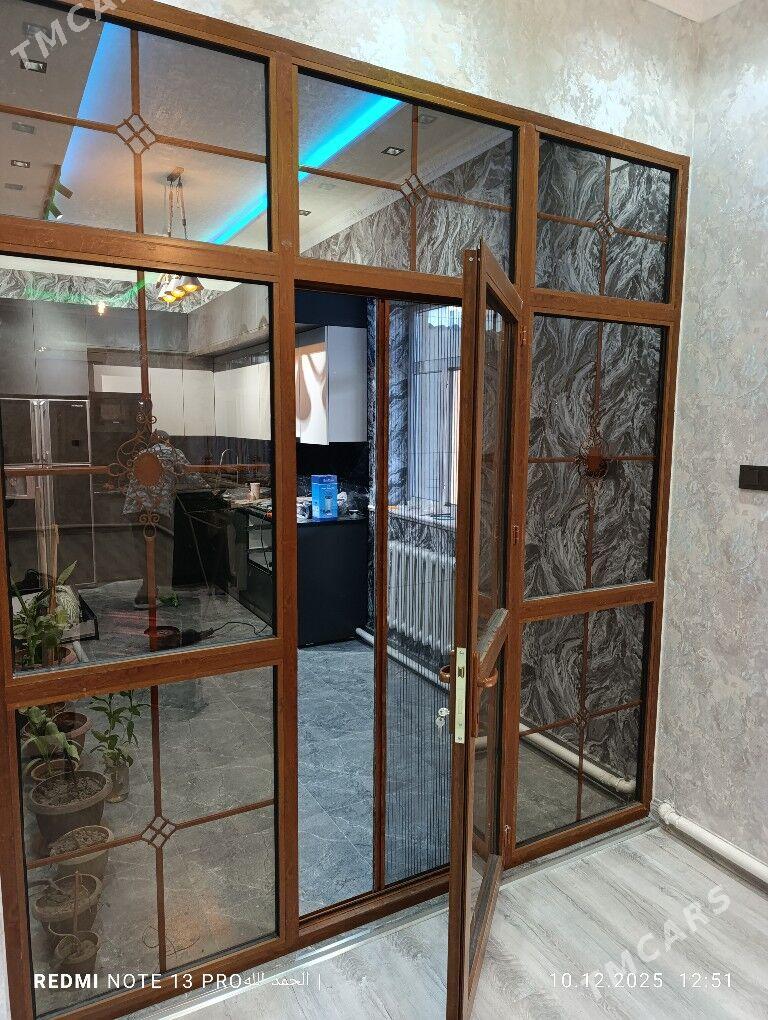 aýna gapy - Гарадамак - img 1