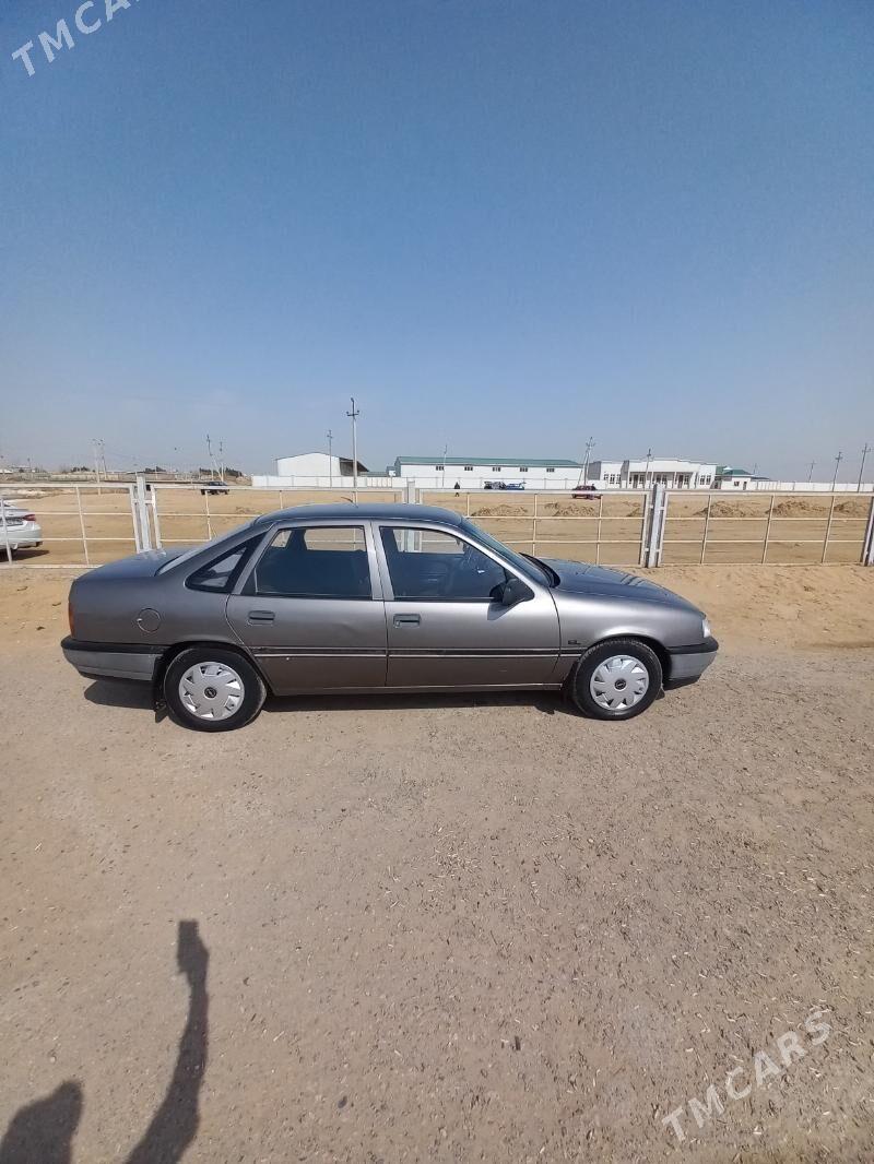 Opel Vectra 1990 - 31 000 TMT - Мары - img 1