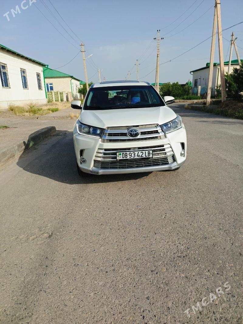 Toyota Highlander 2019 - 460 000 TMT - Дарганата - img 1
