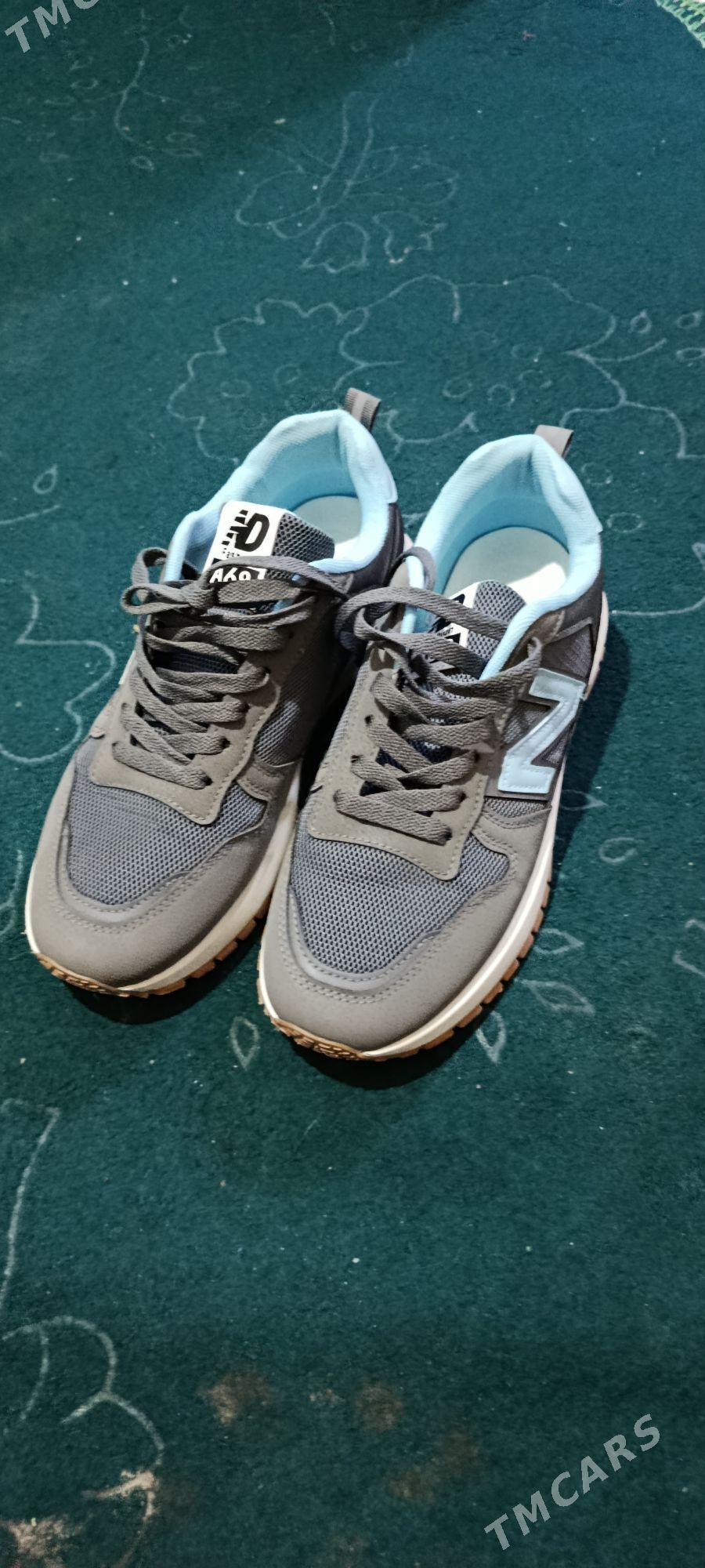 Кроссовки - Туркменабат - img 1