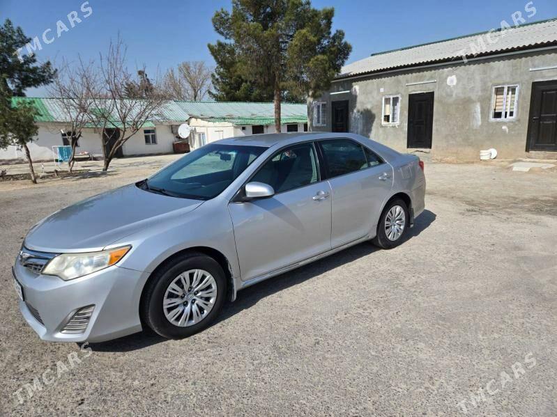 Toyota Camry 2012 - 250 000 TMT - Кëши - img 1