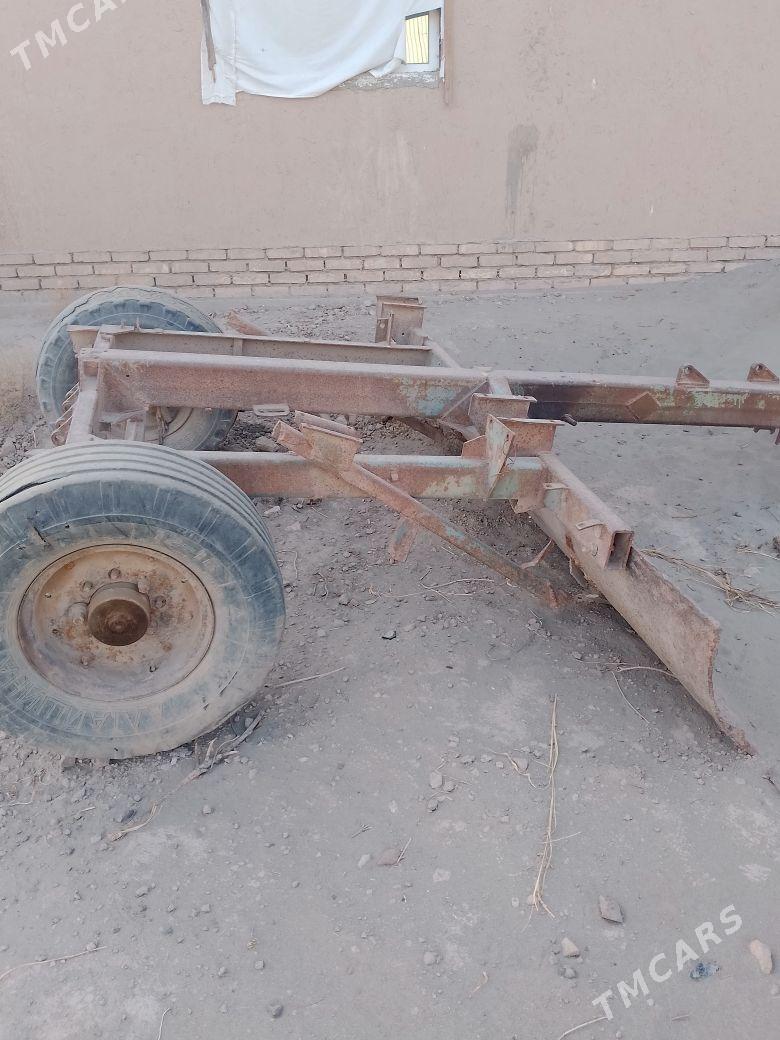 MTZ 80 2003 - 11 000 TMT - Gurbansoltan Eje - img 1