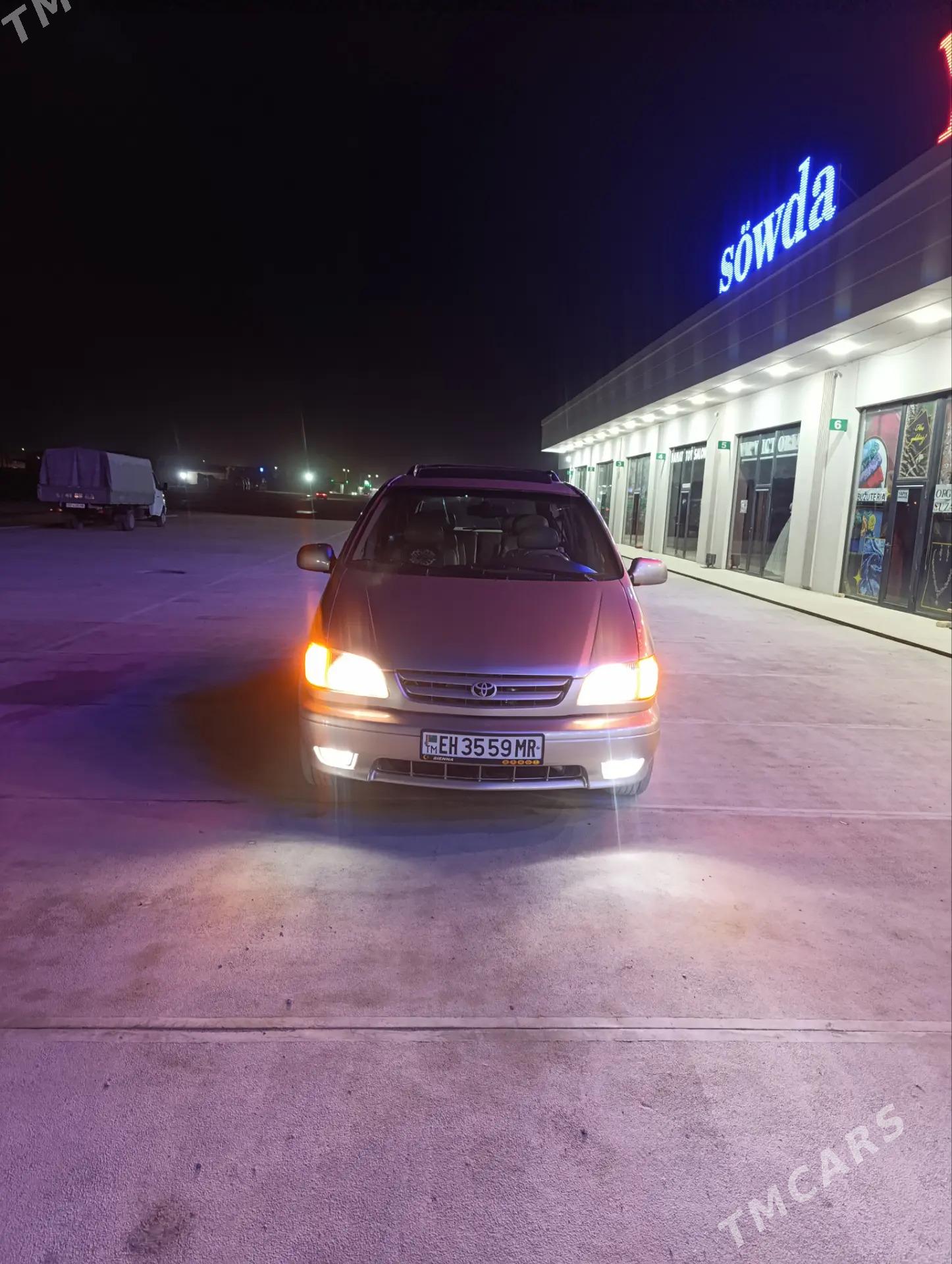 Toyota Sienna 2002 - 230 000 TMT - Байрамали - img 1