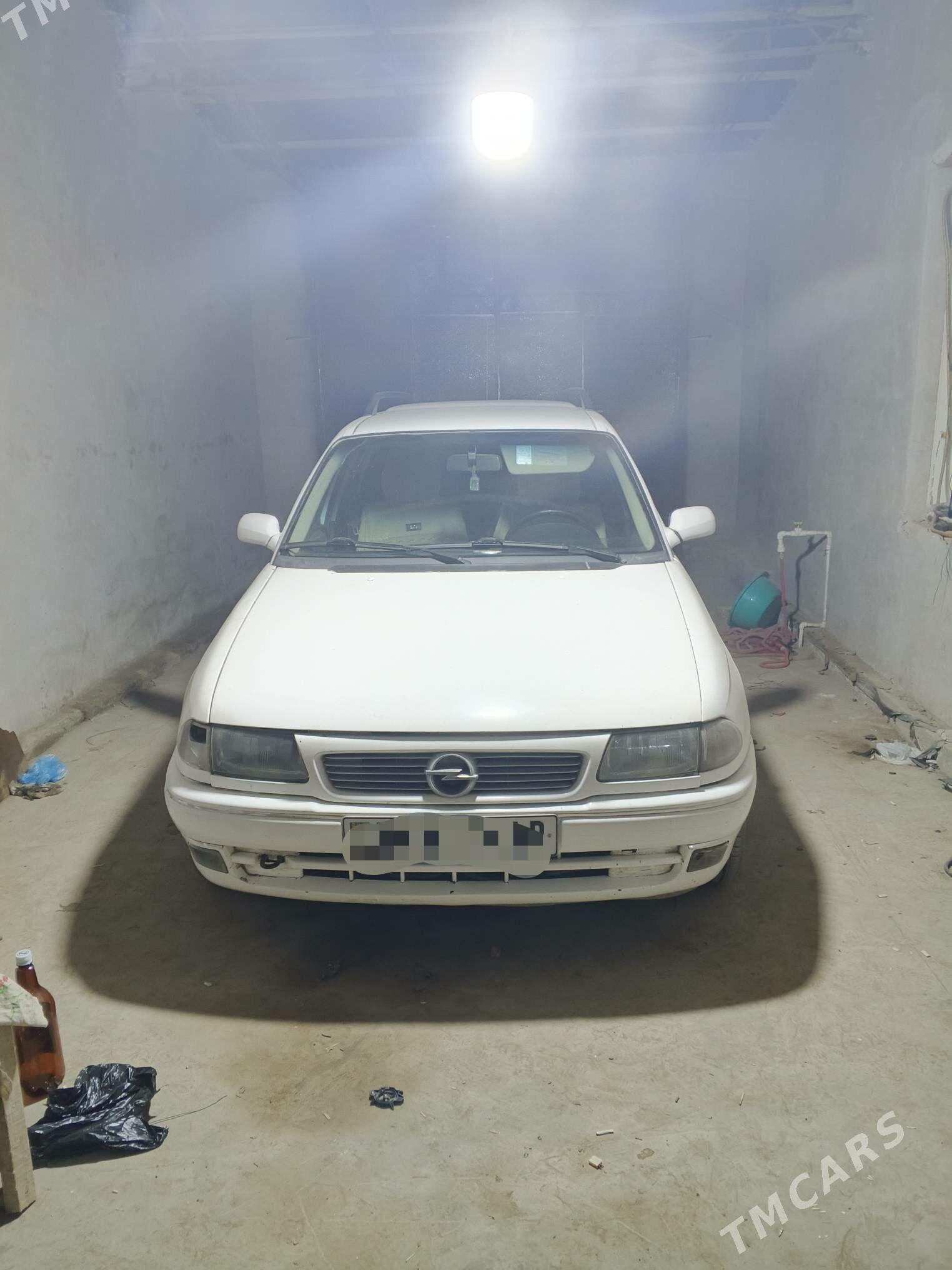 Opel Astra 1996 - 50 000 TMT - Дянев - img 1