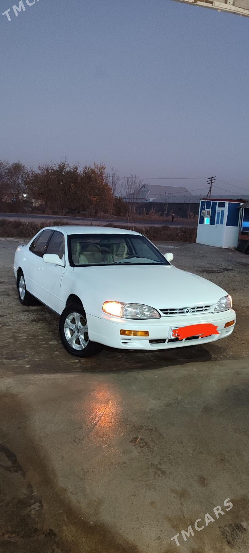 Toyota Camry 1995 - 75 000 TMT - Мары - img 1