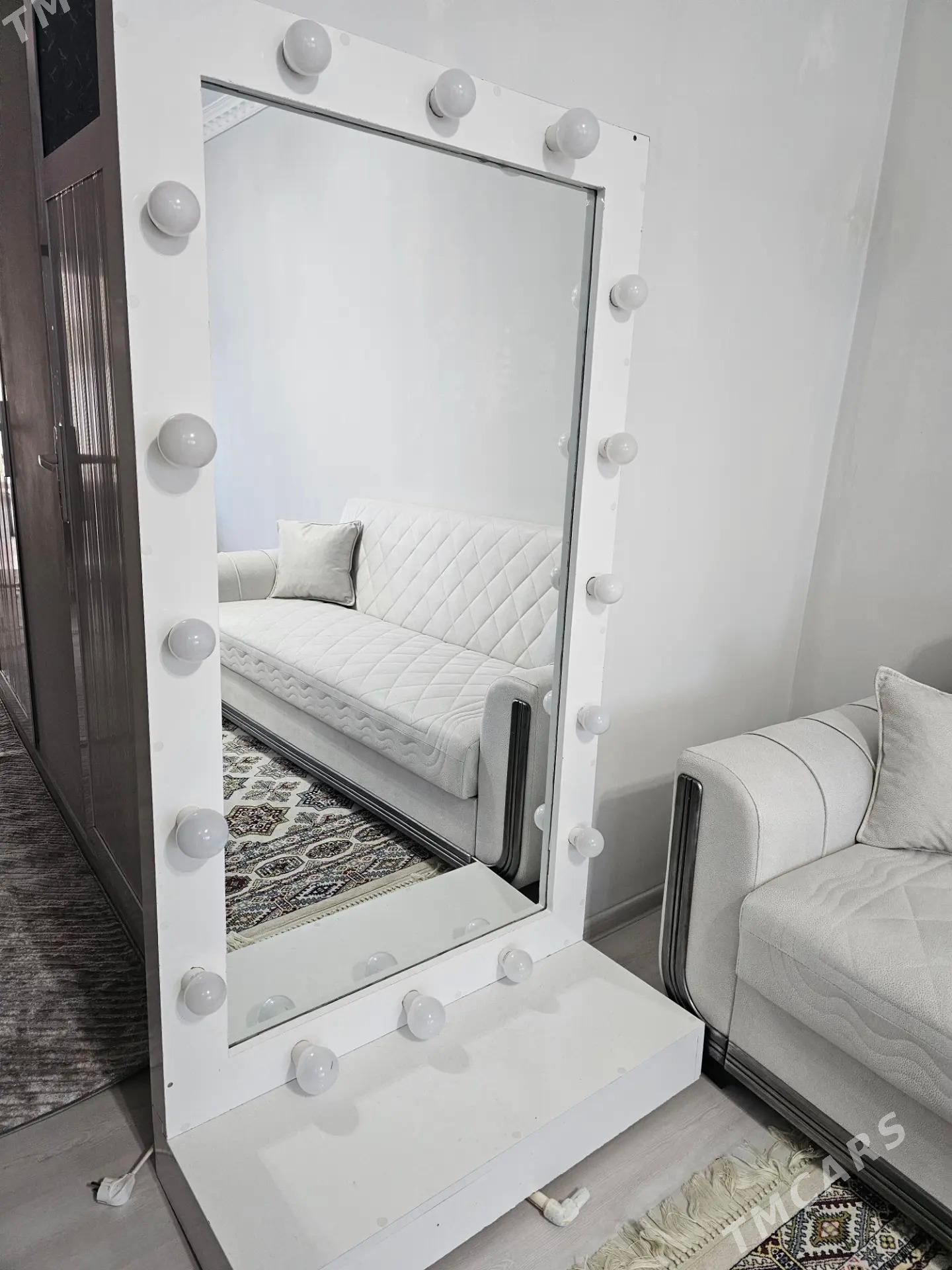 Ayna cyraly - Büzmeýin GRES - img 1