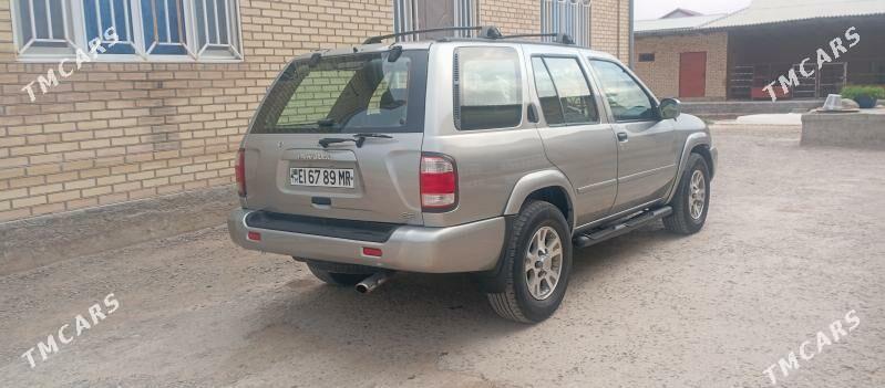 Nissan Pathfinder 2000 - 125 000 TMT - Мары - img 1