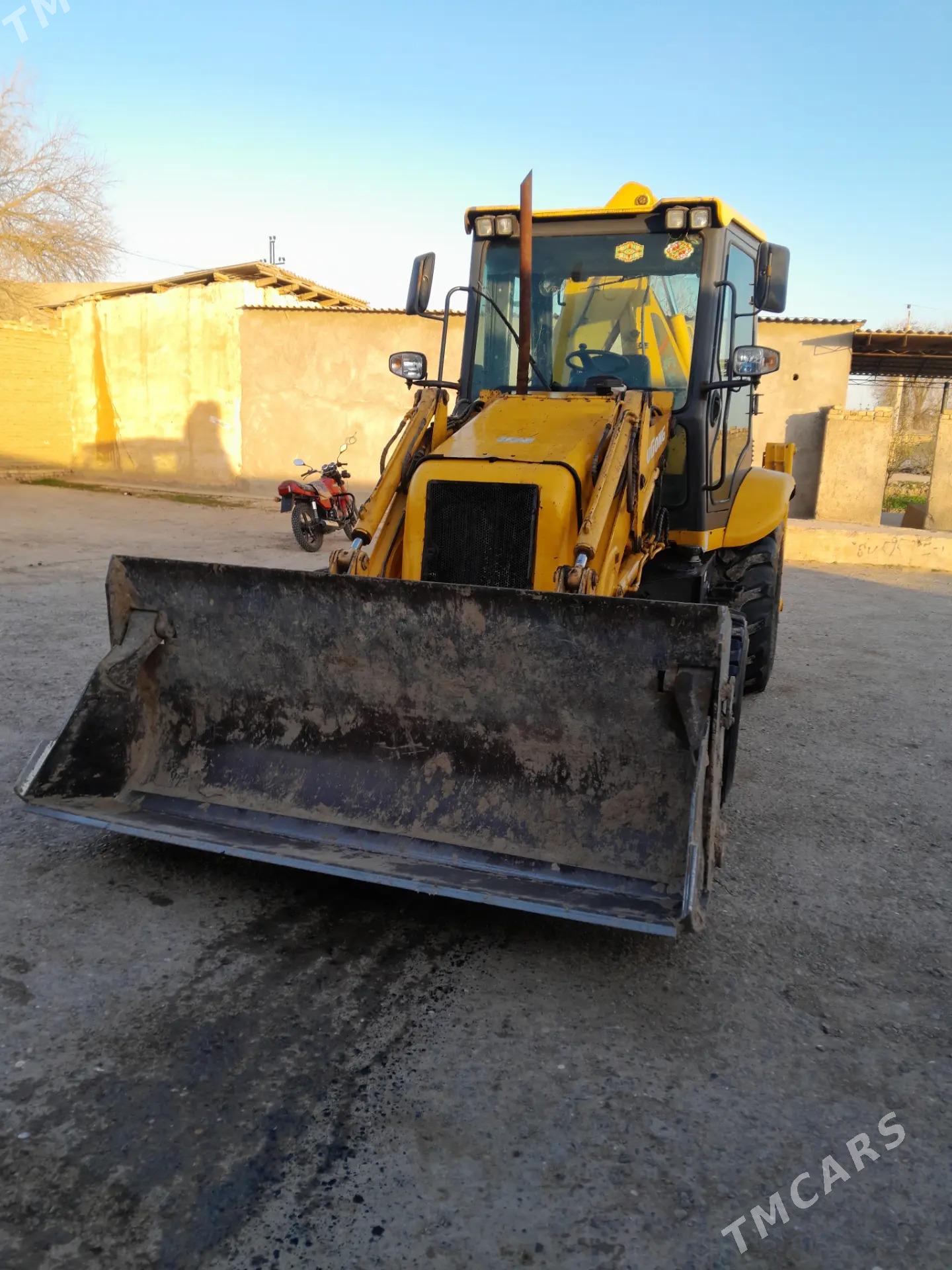 JCB 3CX Pothole Master 2011 - 399 990 TMT - Ёлётен - img 1