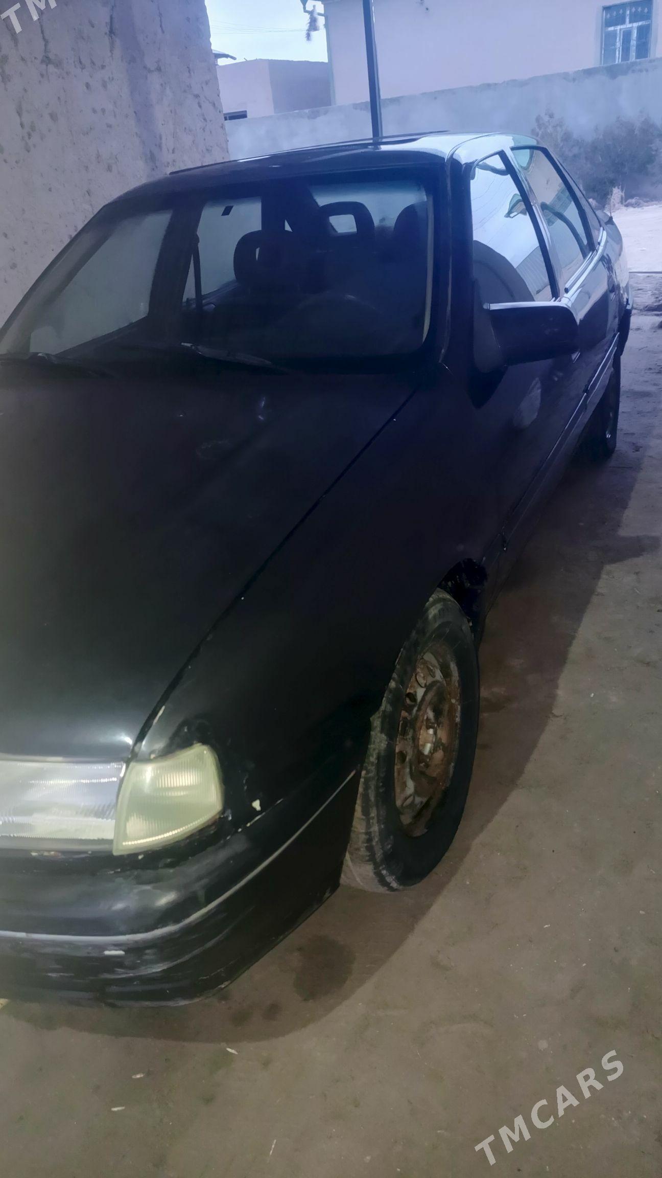 Opel Vectra 1991 - 30 000 TMT - Гурбансолтан Едже - img 1