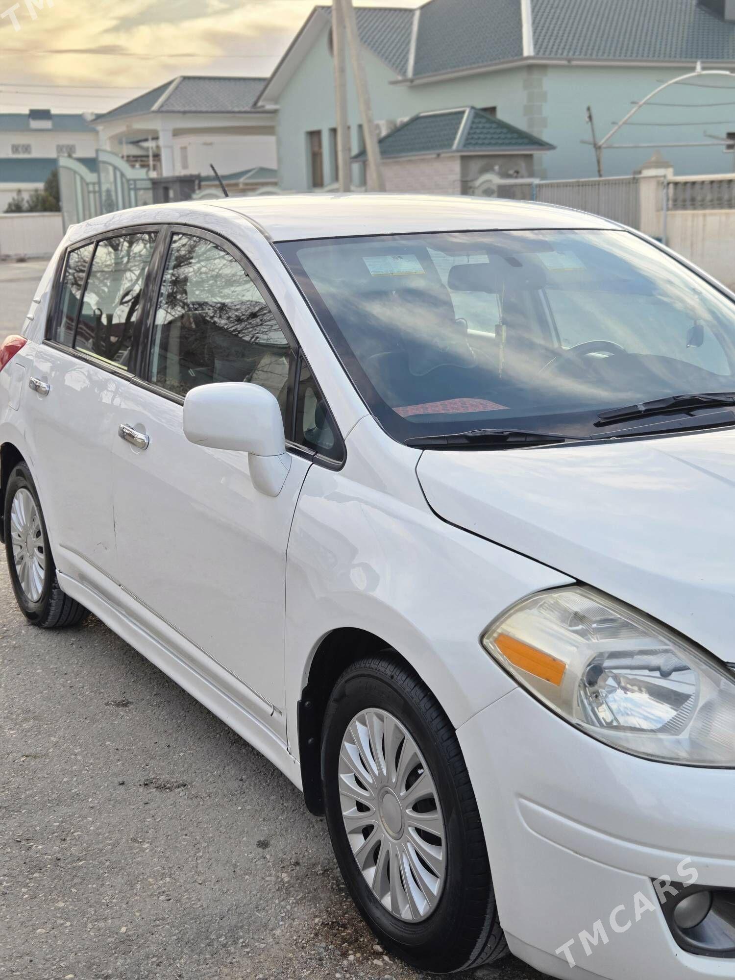 Nissan Versa 2010 - 135 000 TMT - Балканабат - img 1