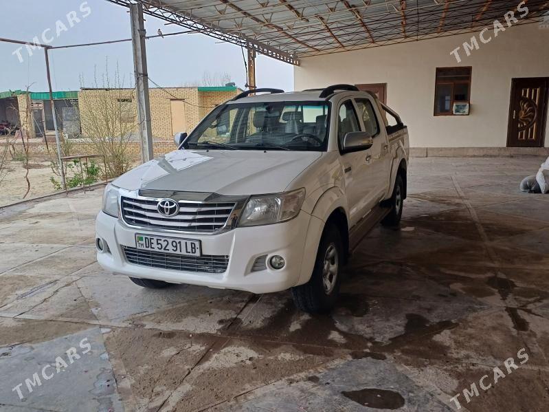 Toyota Hilux 2012 - 300 000 TMT - Farap - img 1