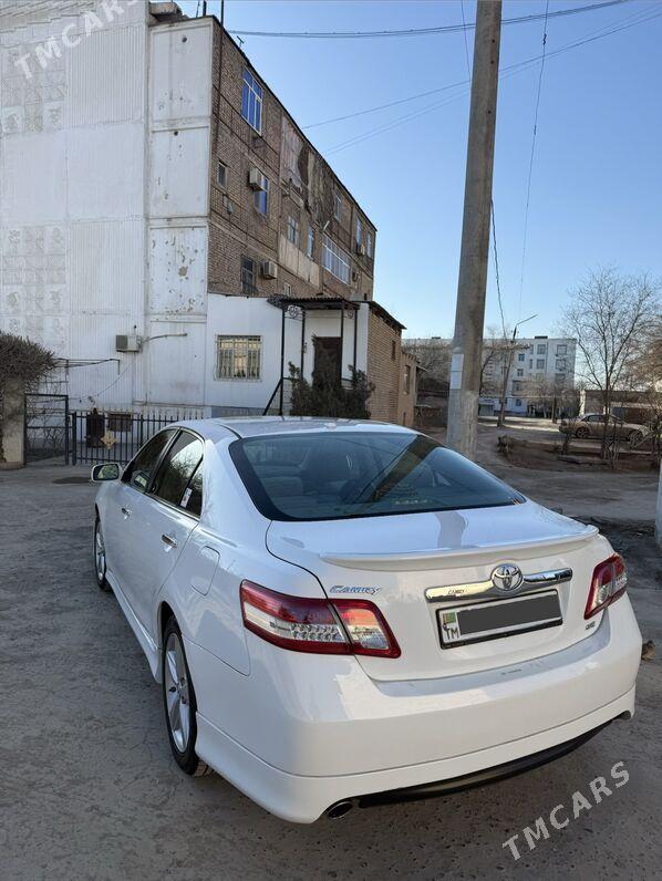 Toyota Camry 2011 - 246 000 TMT - Дашогуз - img 1