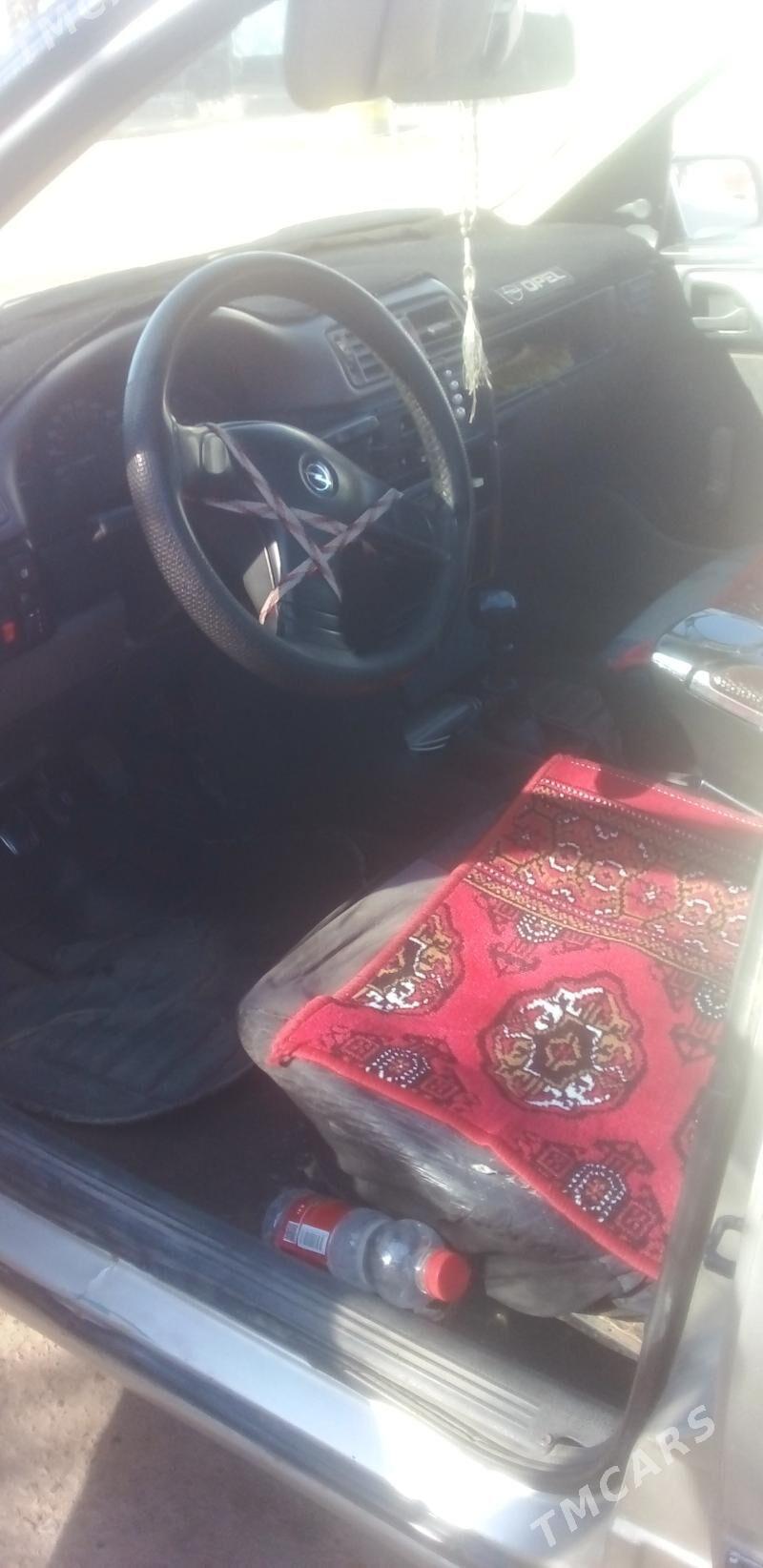 Opel Vectra 1992 - 46 000 TMT - Daşoguz - img 1