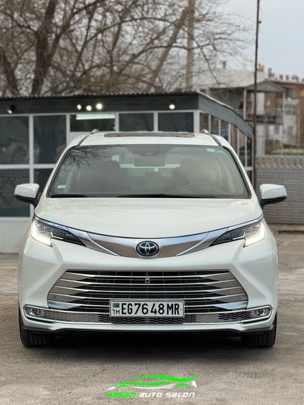 Toyota Sienna 2022 - 540 000 TMT - Мары - img 1
