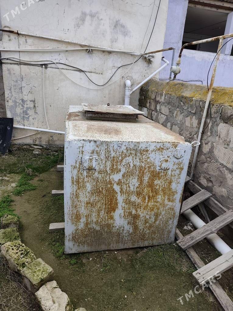 железный бак - Türkmenbaşy - img 1