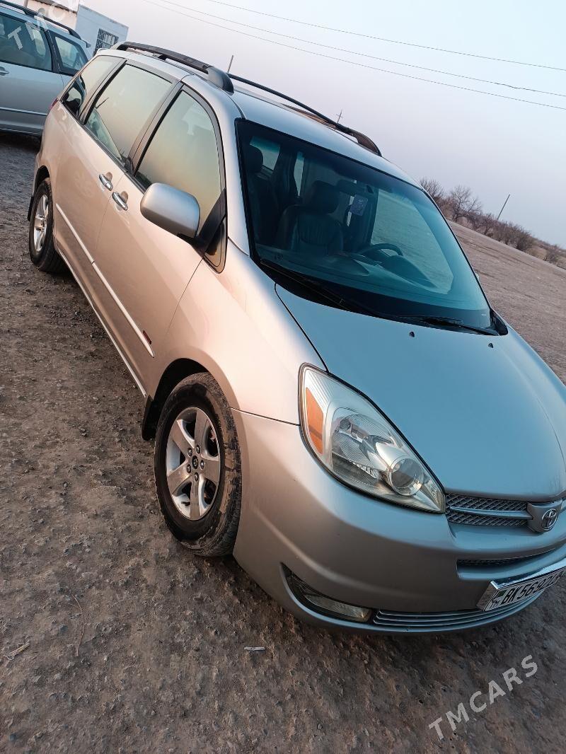 Toyota Sienna 2004 - 250 000 TMT - Türkmenabat - img 1