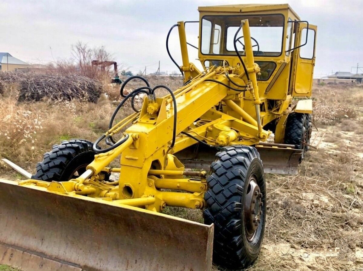 MTZ 82 1989 - 40 000 TMT - Mary - img 1