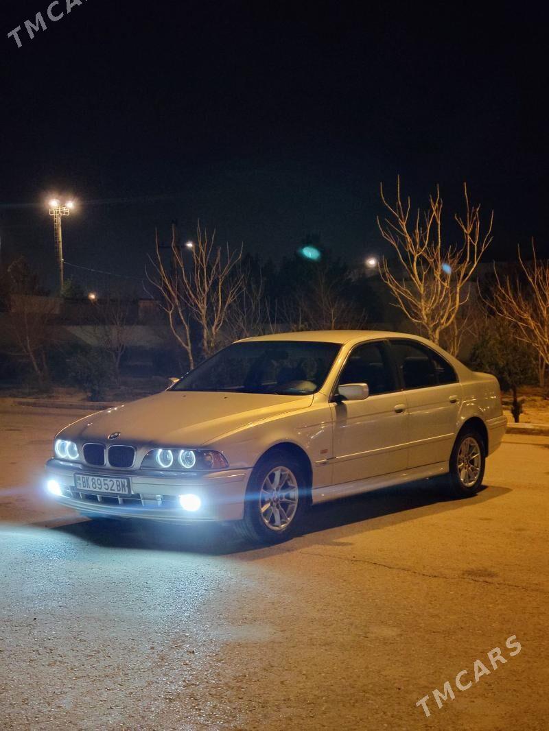 BMW E39 2002 - 135 000 TMT - Балканабат - img 1