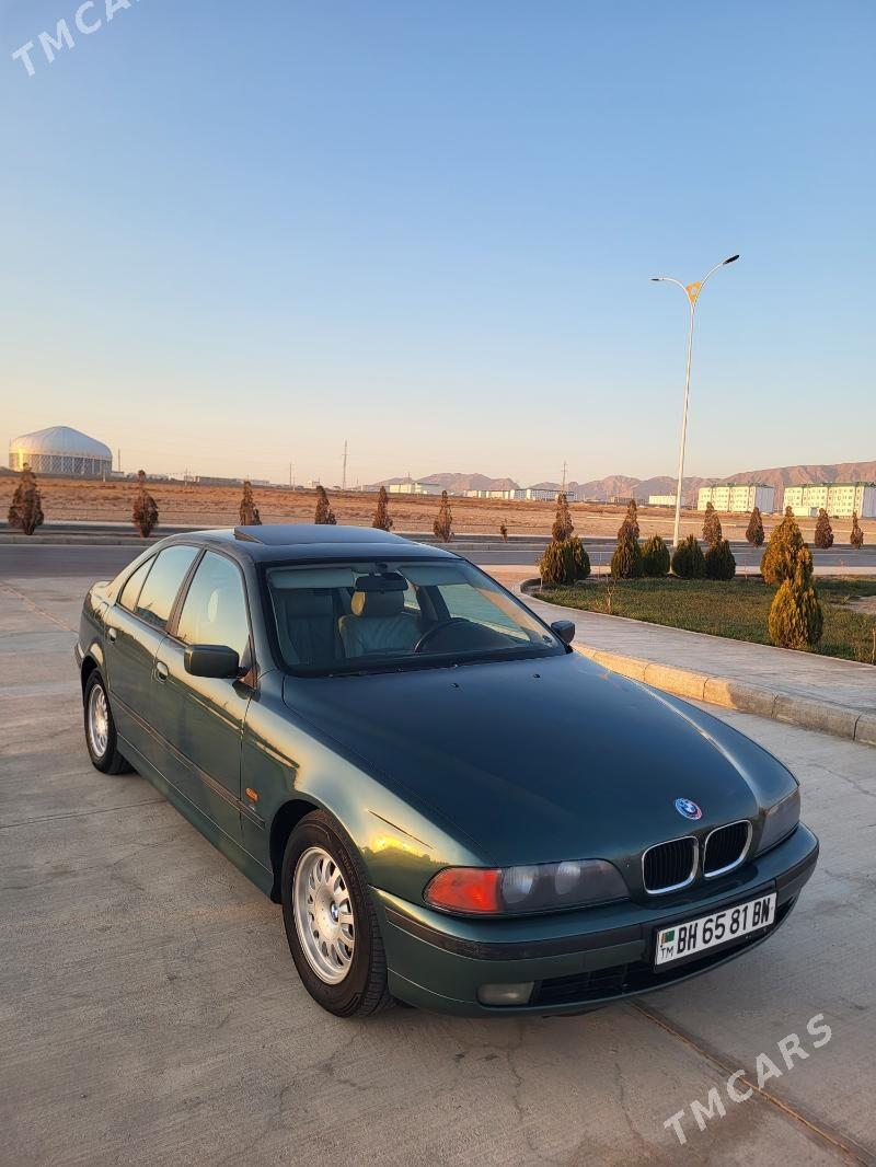 BMW E39 1998 - 105 000 TMT - Балканабат - img 1