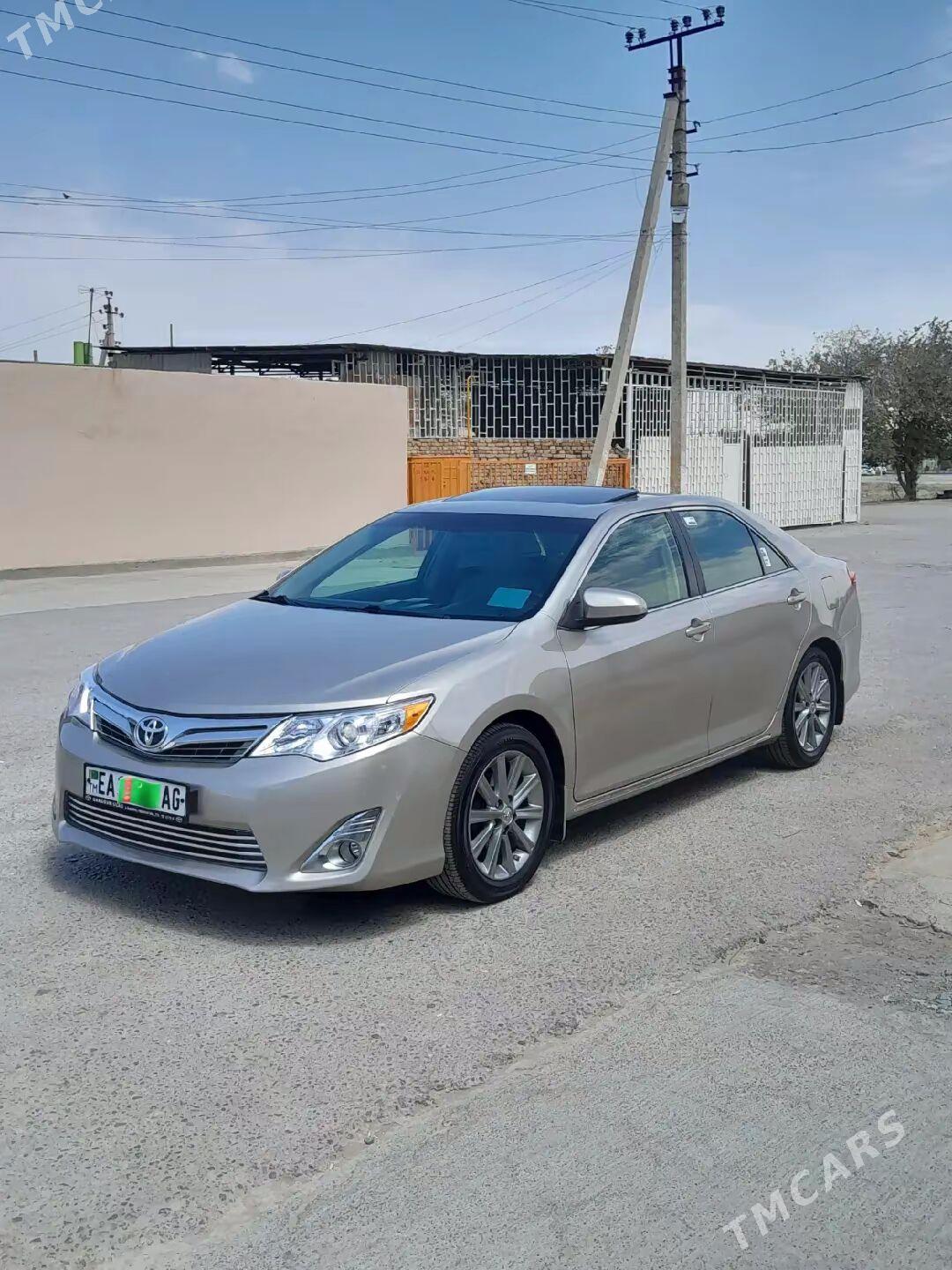 Toyota Camry 2014 - 280 000 TMT - Бедев - img 1