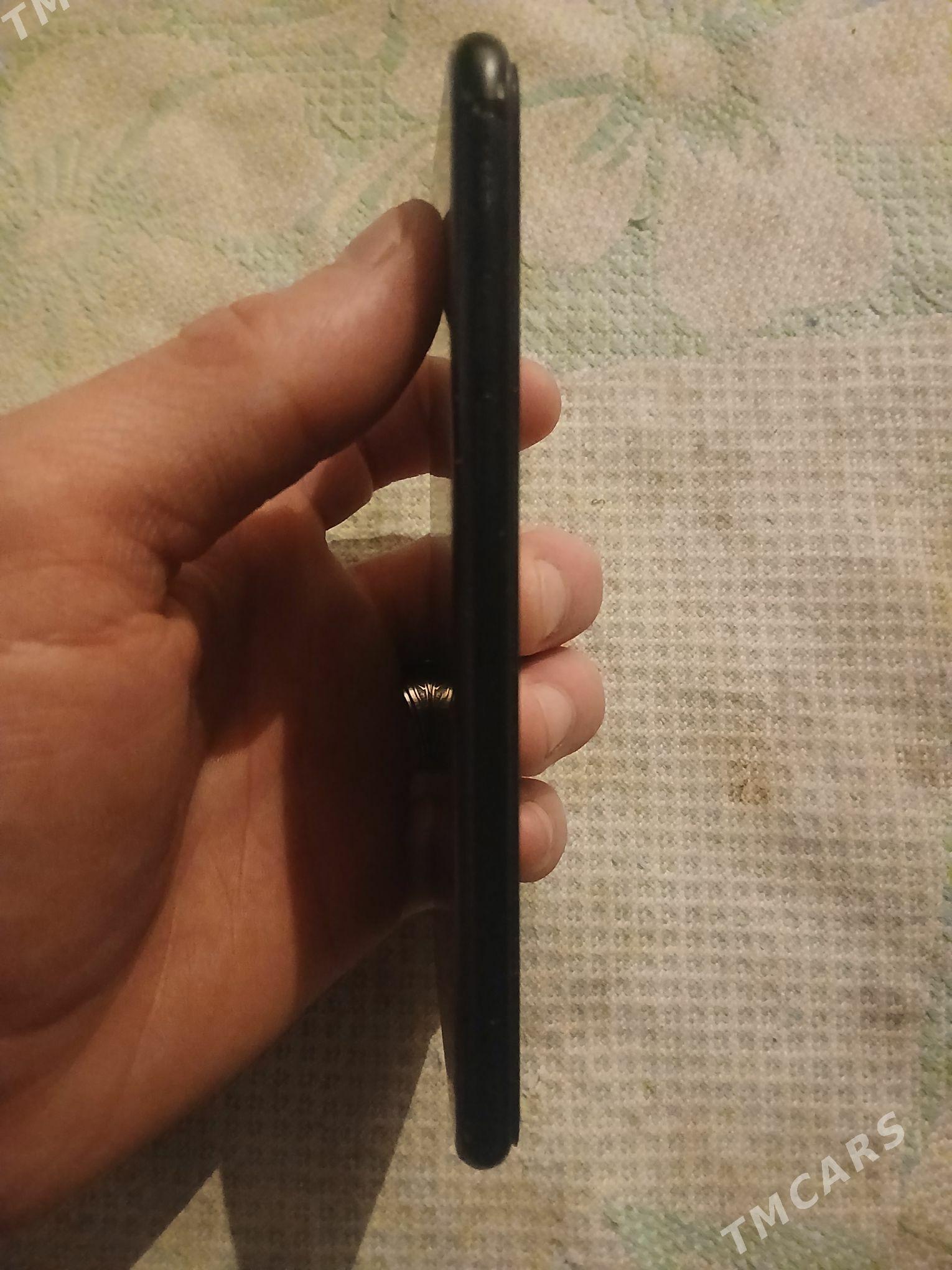 iphone 7 256 - Büzmeýin GRES - img 1