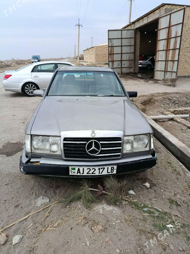 Mercedes-Benz 300E 1990 - 12 000 TMT - Sakar - img 1