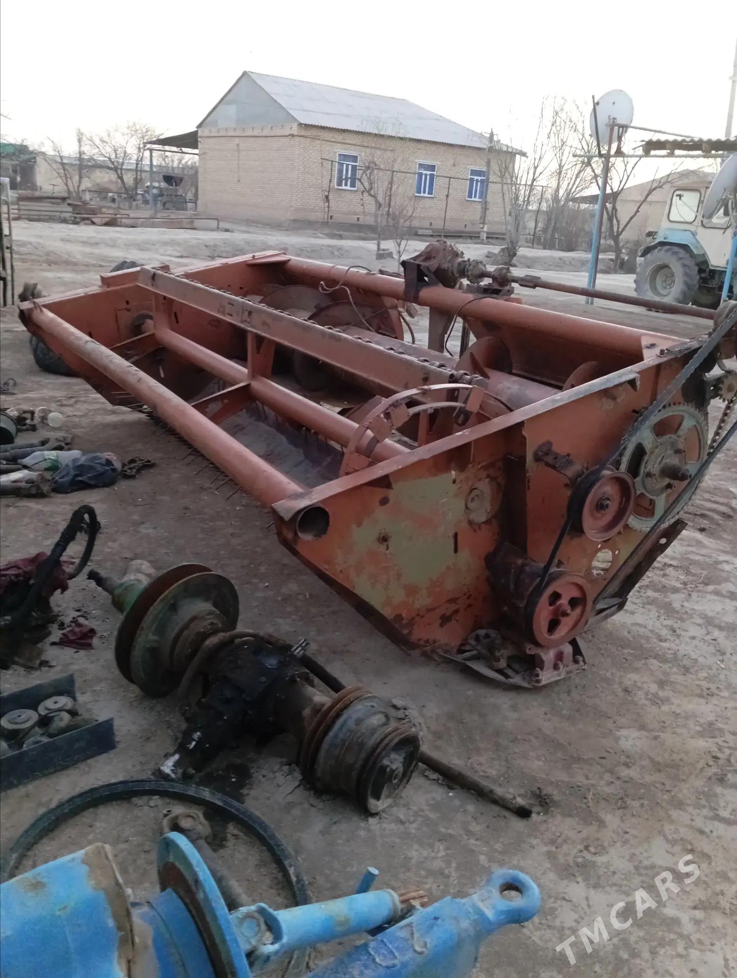 Belarus 80.1 2006 - 30 000 TMT - Гарабекевюл - img 1