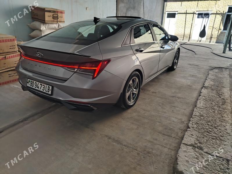 Hyundai Elantra 2022 - 252 000 TMT - Türkmenabat - img 1