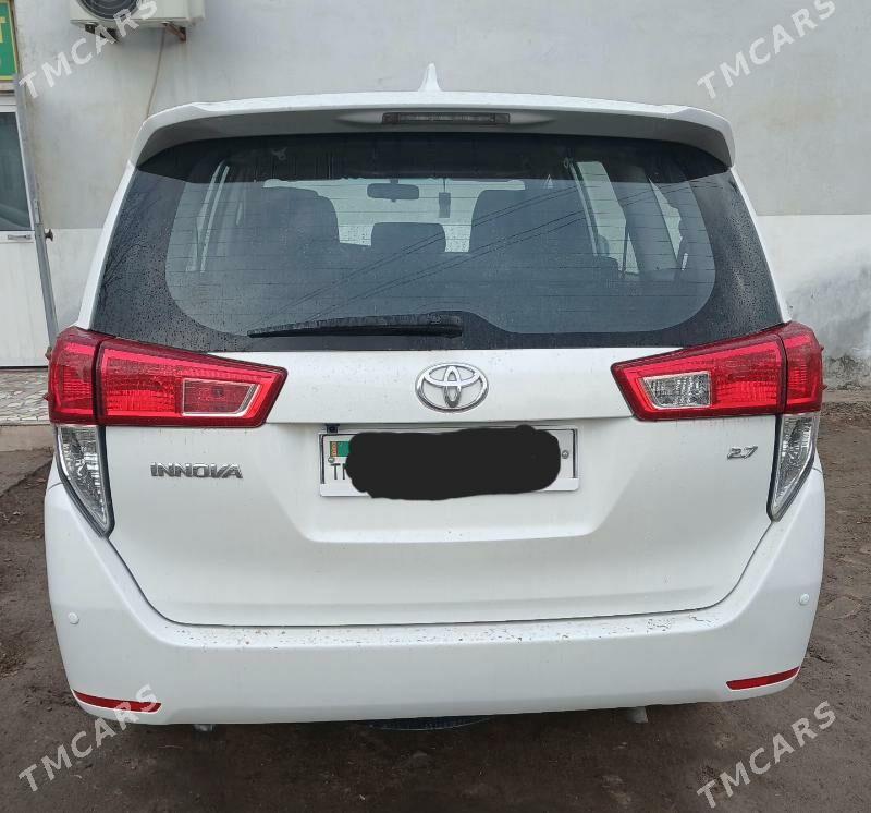 Toyota Innova 2019 - 260 000 TMT - Türkmenabat - img 1