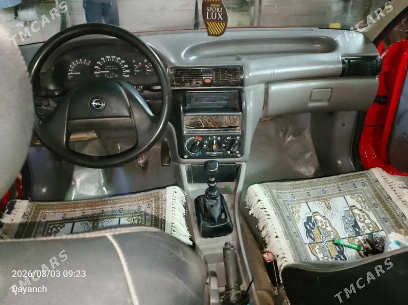 Opel Astra 1992 - 40 000 TMT - Гурбансолтан Едже - img 1