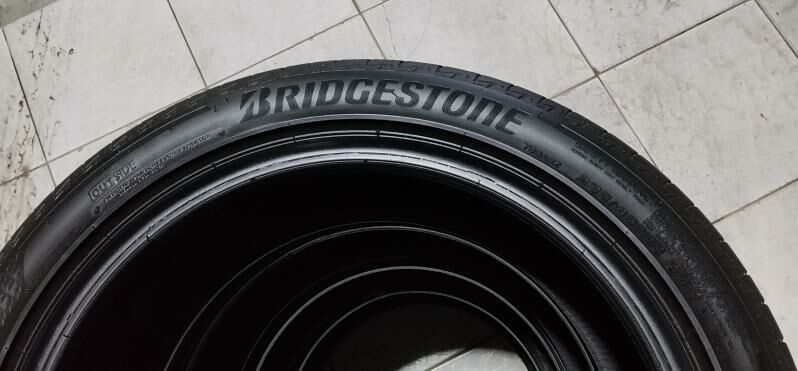 235 45 18 Bredistone Ýyly24 5 500 TMT - Гарадамак - img 1