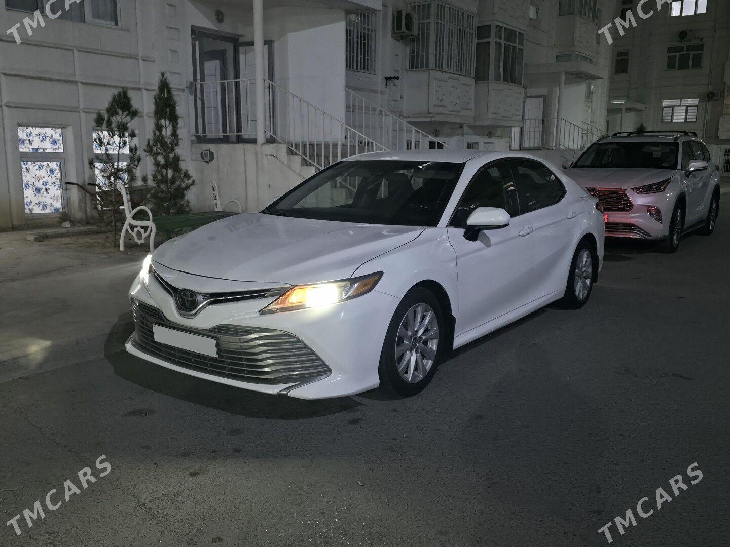 Toyota Camry 2018 - 280 000 TMT - 1 mkr - img 1