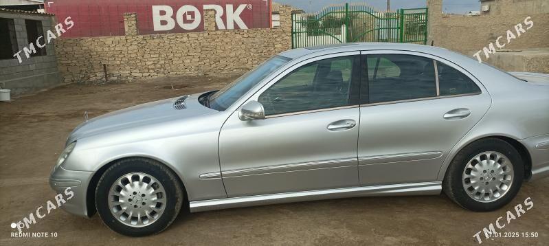 Mercedes-Benz E320 2002 - 116 000 TMT - Этрек - img 1