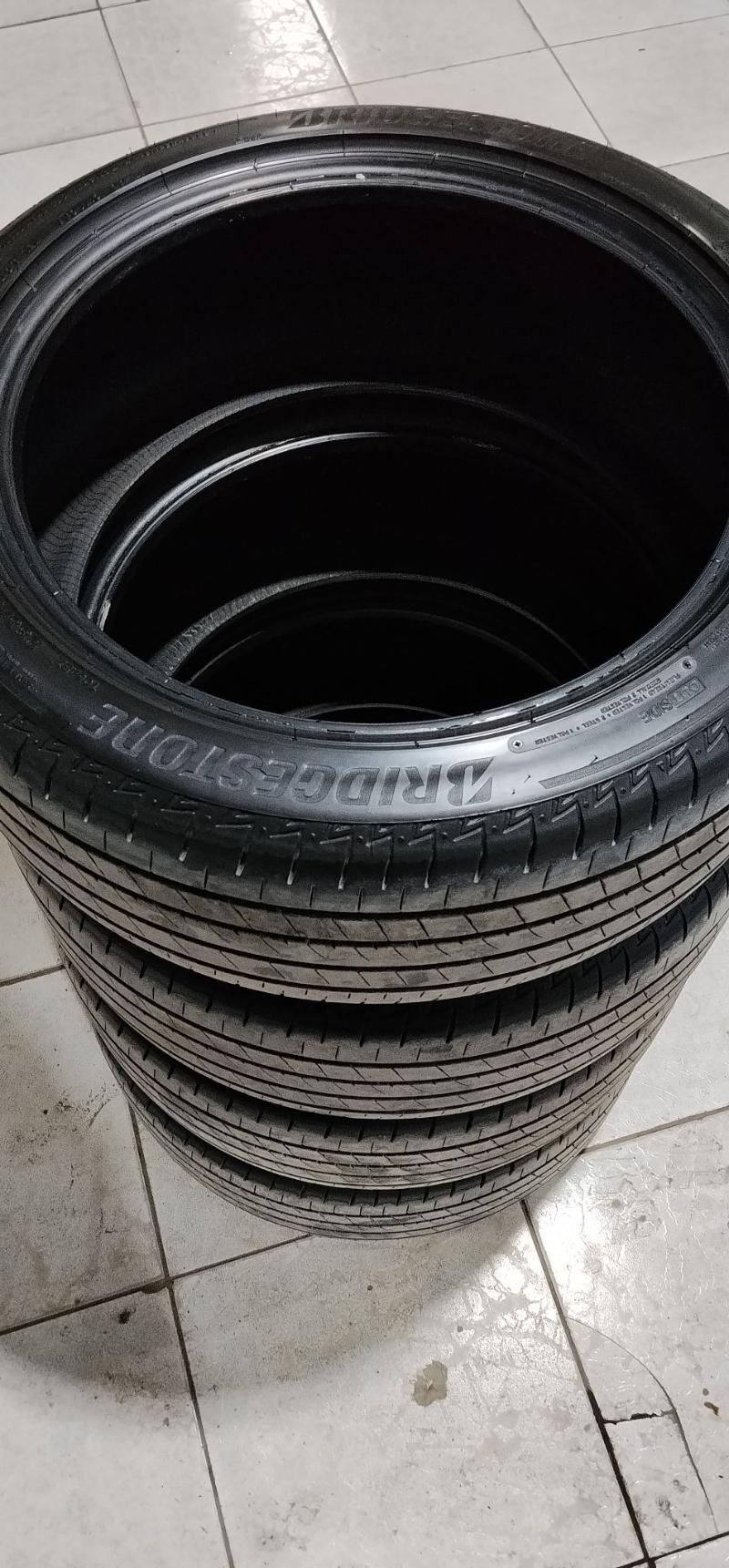 235 45 18 Bredistone Ýyly24 5 500 TMT - Garadamak - img 1