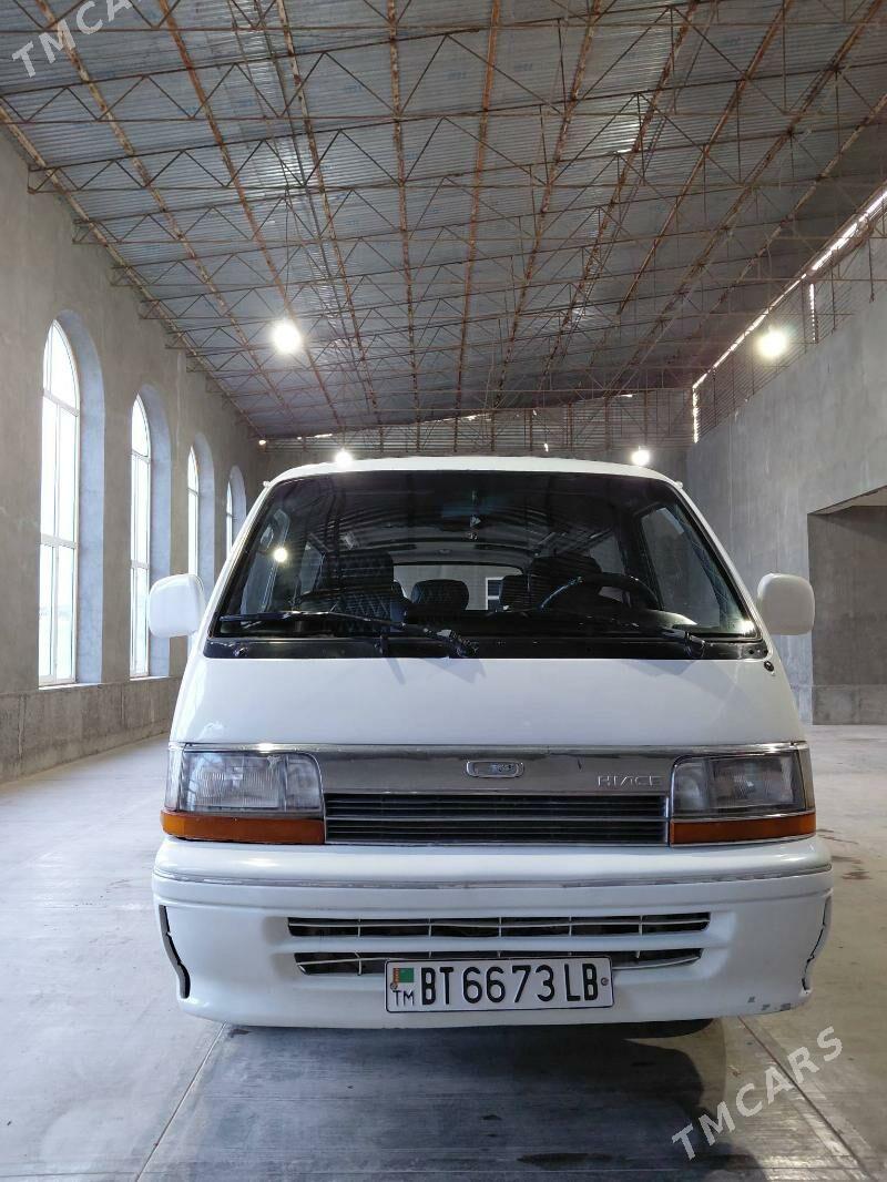 Toyota Hiace 1992 - 70 000 TMT - Çärjew - img 1