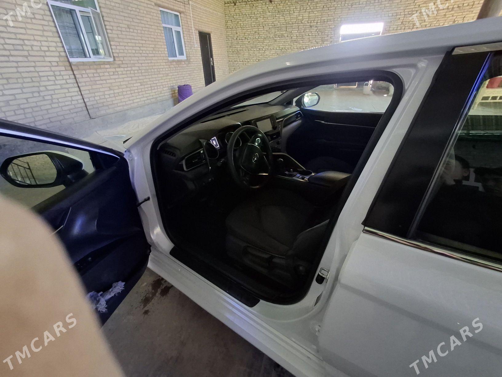 Toyota Camry 2021 - 230 000 TMT - Saýat - img 1