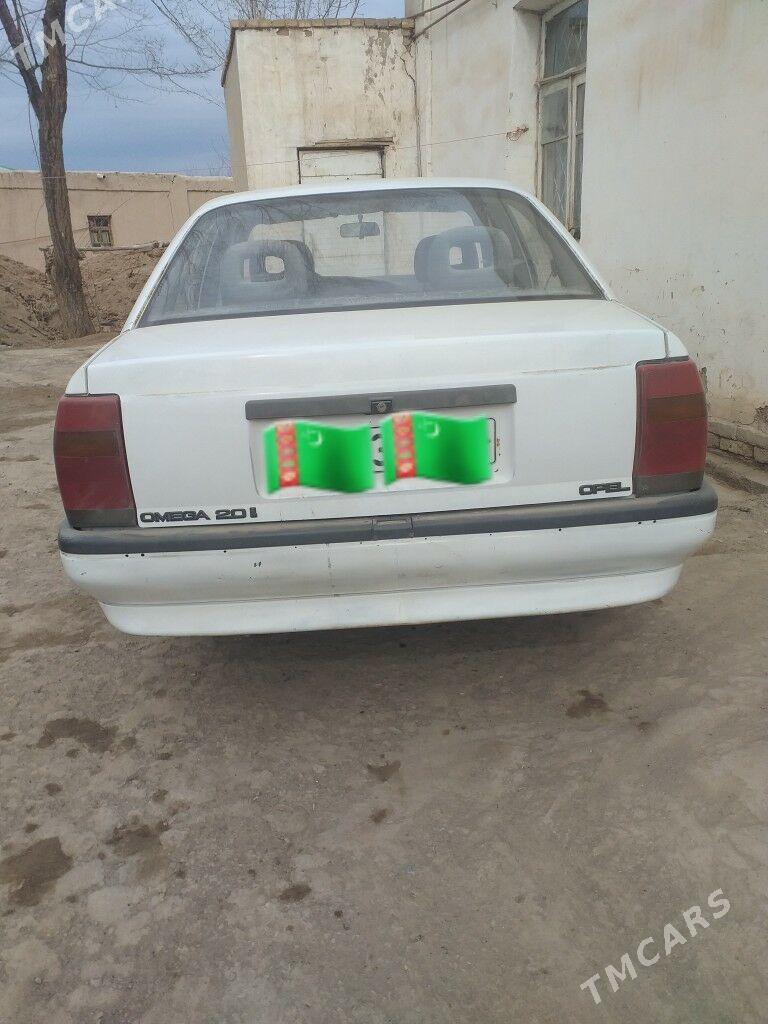 Opel Omega 1992 - 22 000 TMT - Гурбансолтан Едже - img 1