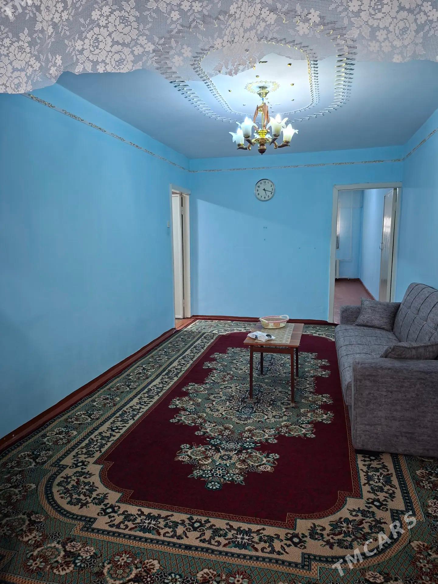 10mkr 4/2etažy 2komnat parawoz - 10 мкр - img 1