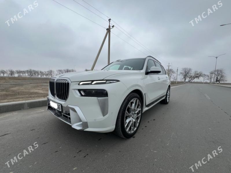 BMW X7 2024 - 1 657 000 TMT - Podwoýski köç. (Bitarap Türkmenistan şaýoly) - img 1