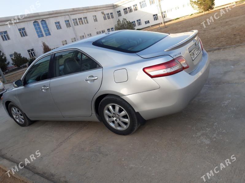 Toyota Camry 2010 - 200 000 TMT - Мары - img 1