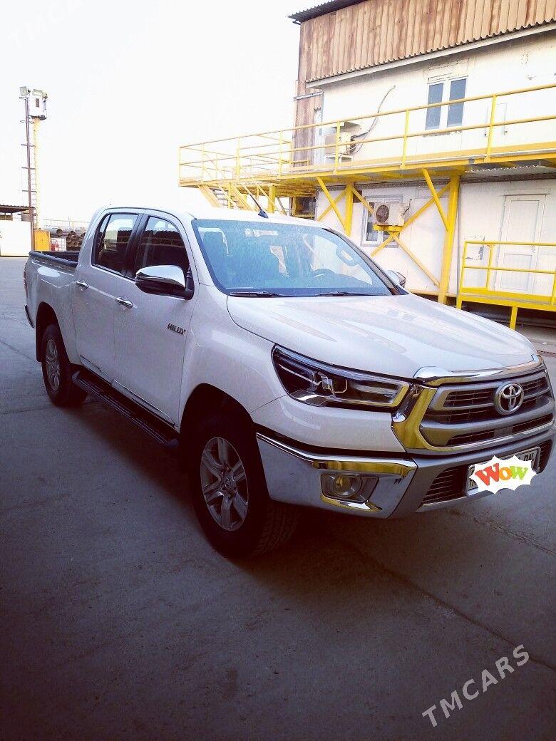 Toyota Hilux 2022 - 545 000 TMT - Туркменбаши - img 1