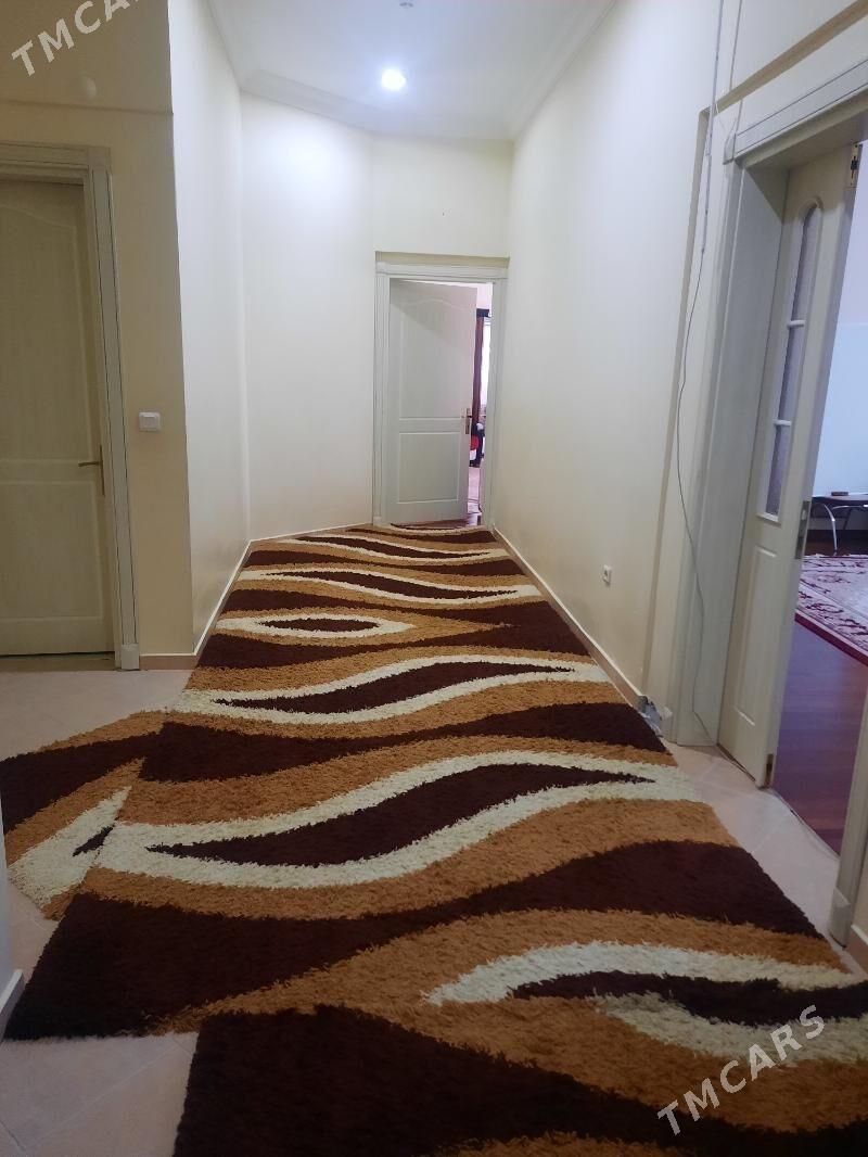 elitka - Sowetskiý köç. (Garaşsyzlyk şaýoly) - img 1