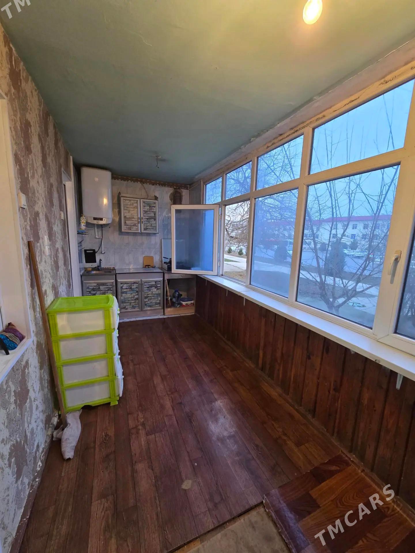 10 МКР 2 комн - 10 мкр - img 1