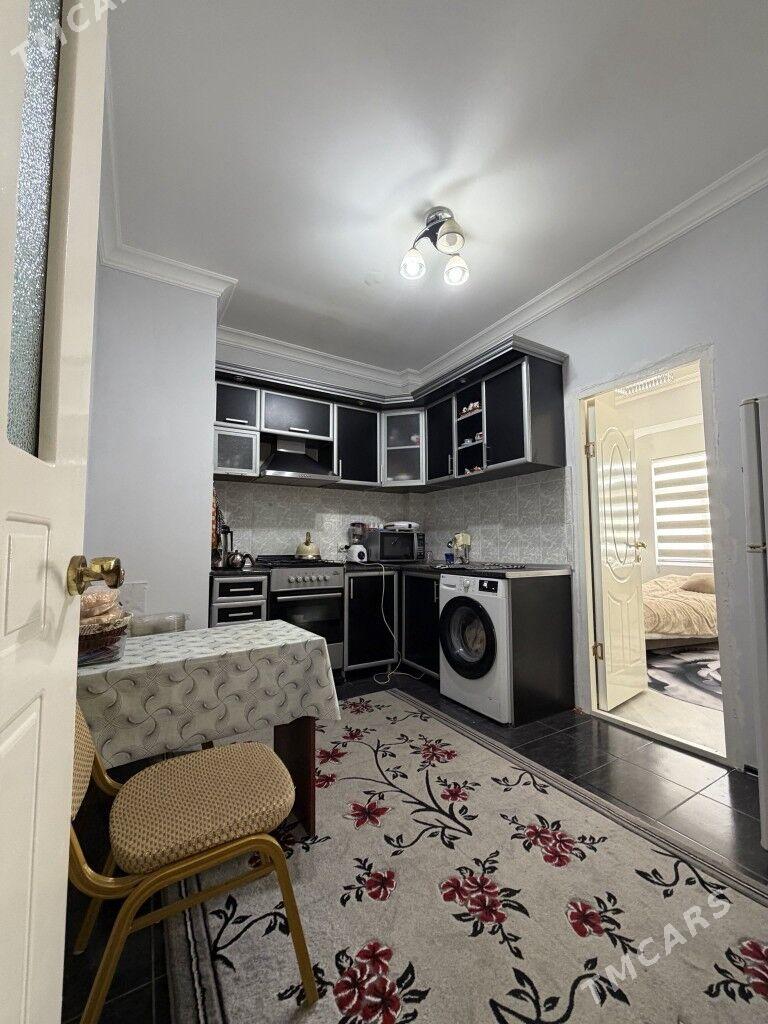 Mir 1 9etaz 2komnat 65m² - Aşgabat - img 1