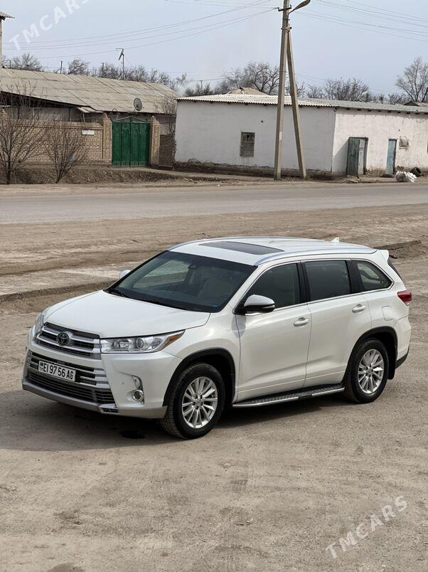 Toyota Highlander 2017 - 530 000 TMT - Болдумсаз - img 1