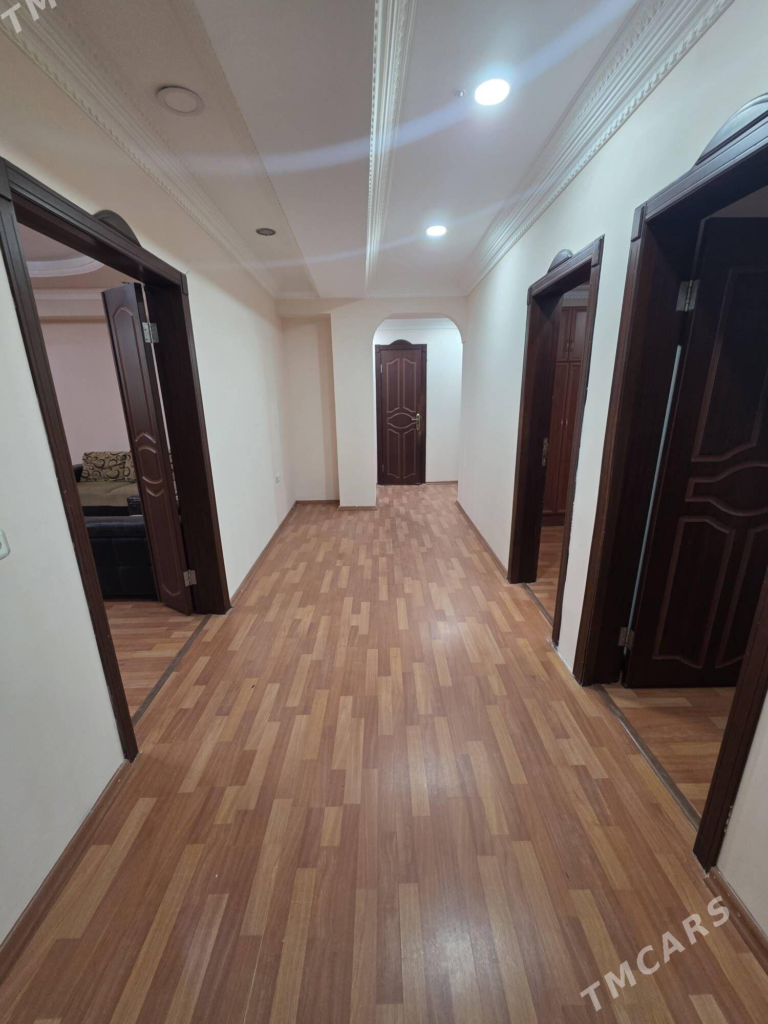 5 МКР 4 комн 130м² - 5 мкр - img 1