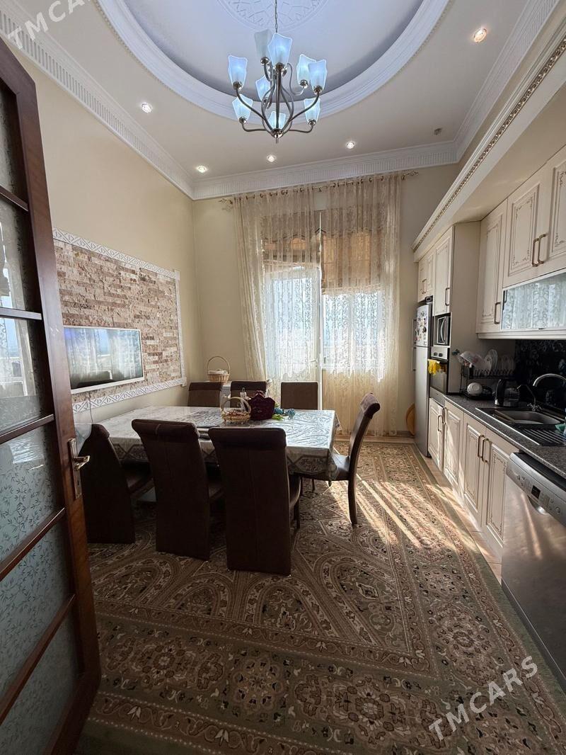 Московская элитка 5 ком срочно - ул. Московская (10 йыл абаданчылык ш.) - img 1